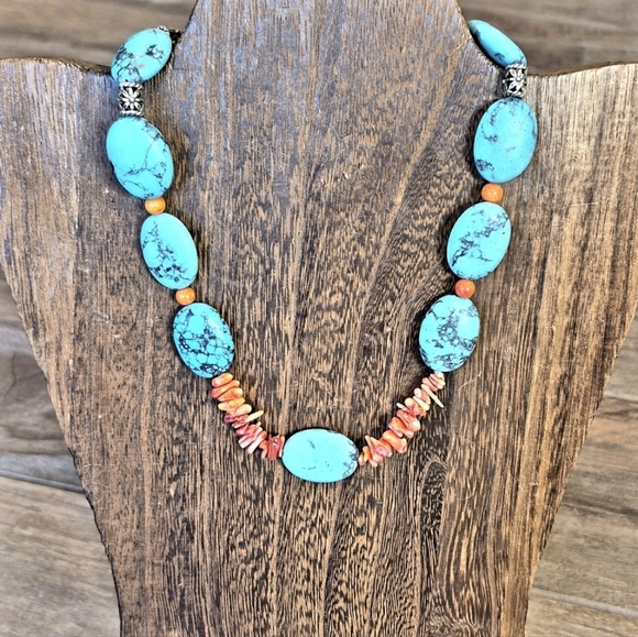 Unbranded Jewelry - Vintage Turquoise Howlite & Orange Coral Beaded Silver Tone Statement Necklace